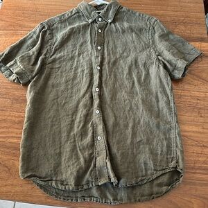 Men’s Linen Button Down